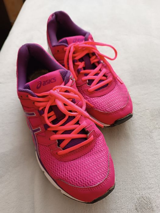 Жіночі кросівки asics б/у 39 розмір ( 24,5 см)