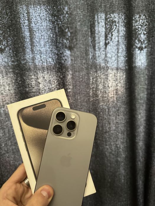 Продам Iphone 15 pro 256