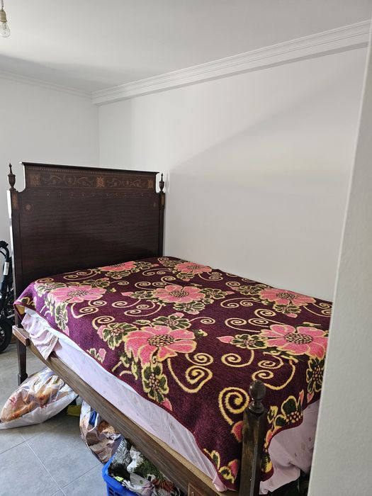 Cama de casal para desocupar