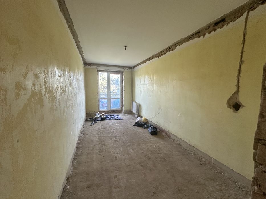 Продам 3-кімнатну квартиру  . Центр