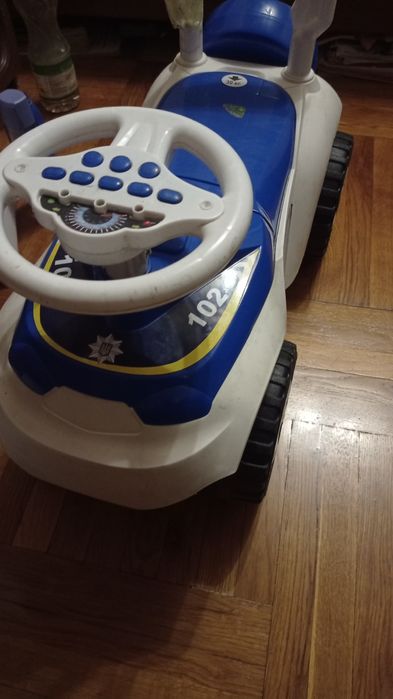 Детский автомобиль для езды