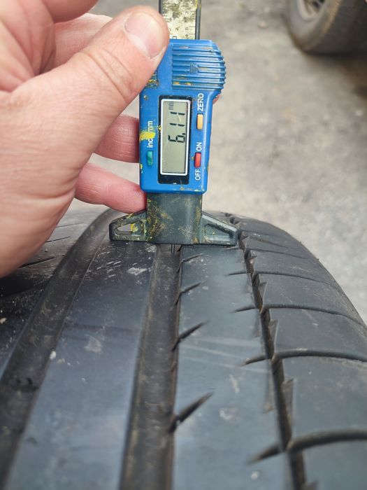 Dwie opony Michelin Latitude Sport 225/60/18 100H