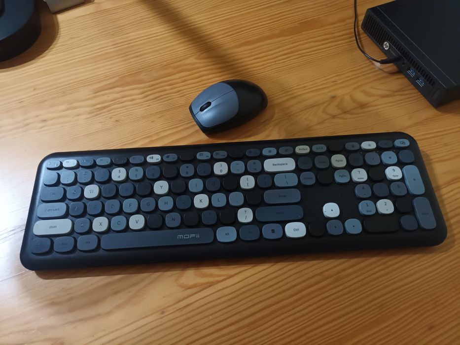 Teclado e rato wireless. Novo