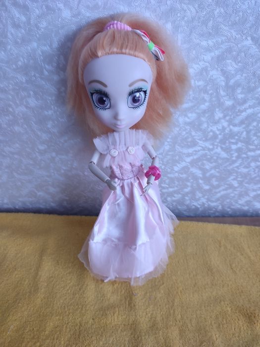 Продаю  2 фарфоровые куклы.