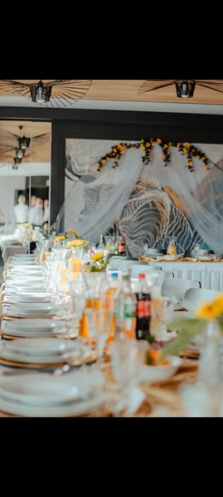 Łuk ślubny, tiul, dekoracje ślubne, sztuczne kwiaty