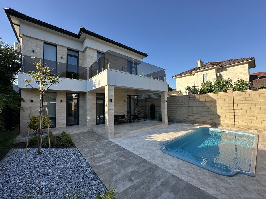 Шикарный дом на 12 фонтана