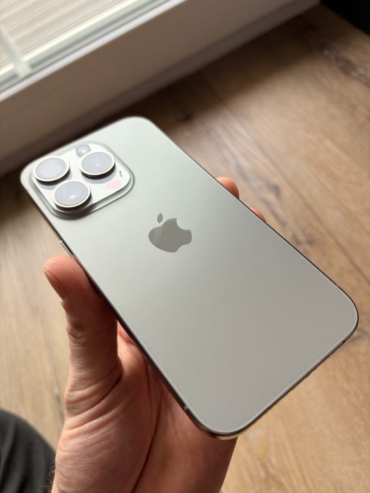 iPhone 15 pro 128GB Natural Titanium