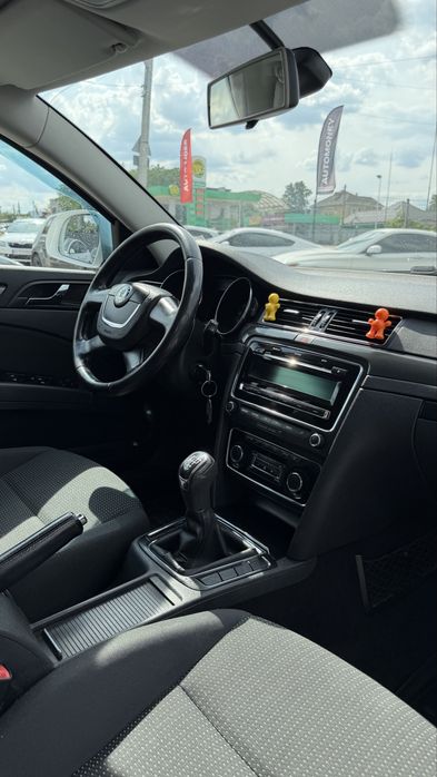 Skoda Superb Шкода Суперб 2012 р 1.6 дизель 5МКПП