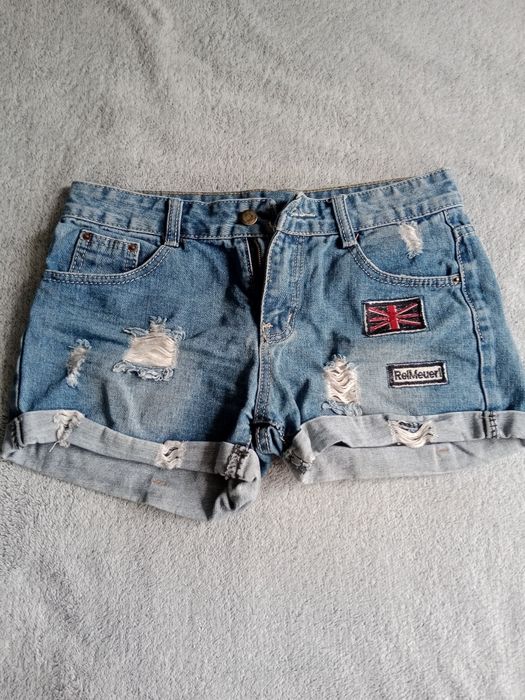 Продам шорты джинсовые