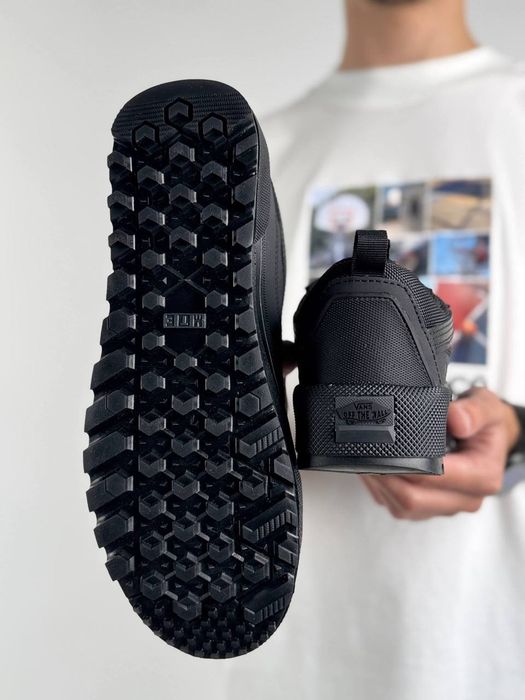 Чоловічі кросівки Vans Old Skool MTE-1 GTX All Black