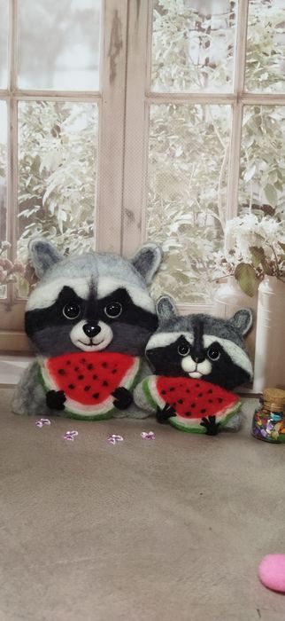 Єнот валяний з шерсті з кріпленням на сумку,одяг