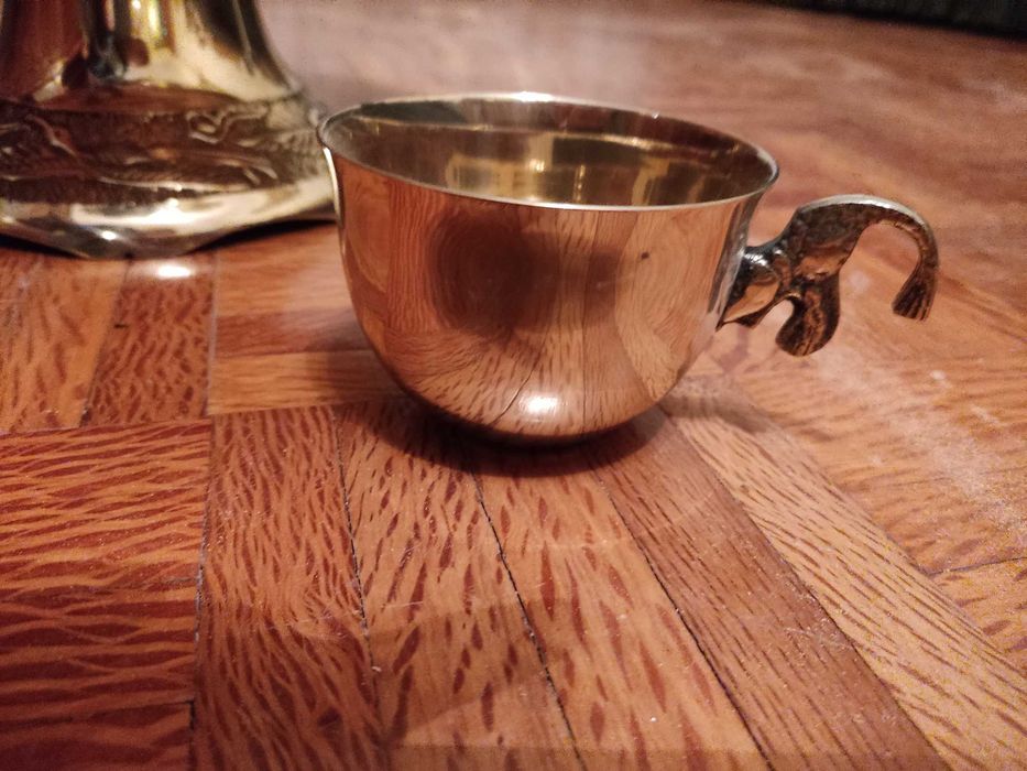 Taça metal com 6 canecas