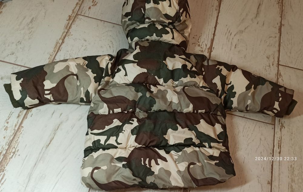 Zimowa kurtka moro dla chłopca 80 bdb ocieplana bdb