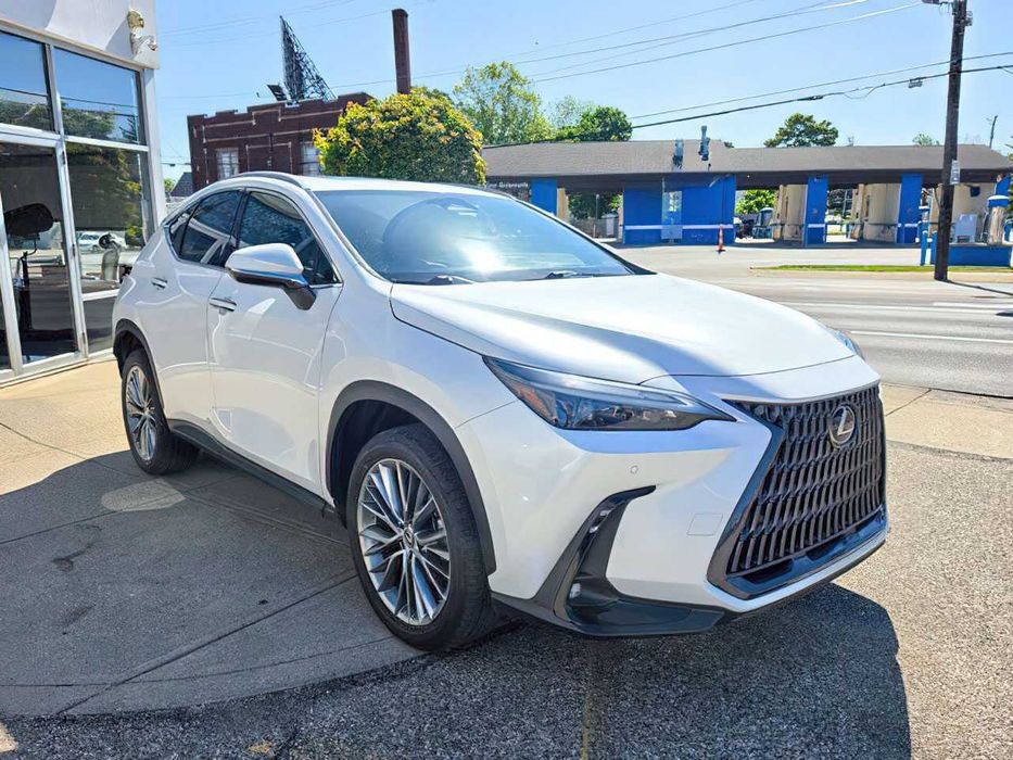 Lexus NX 350h Premium      2022