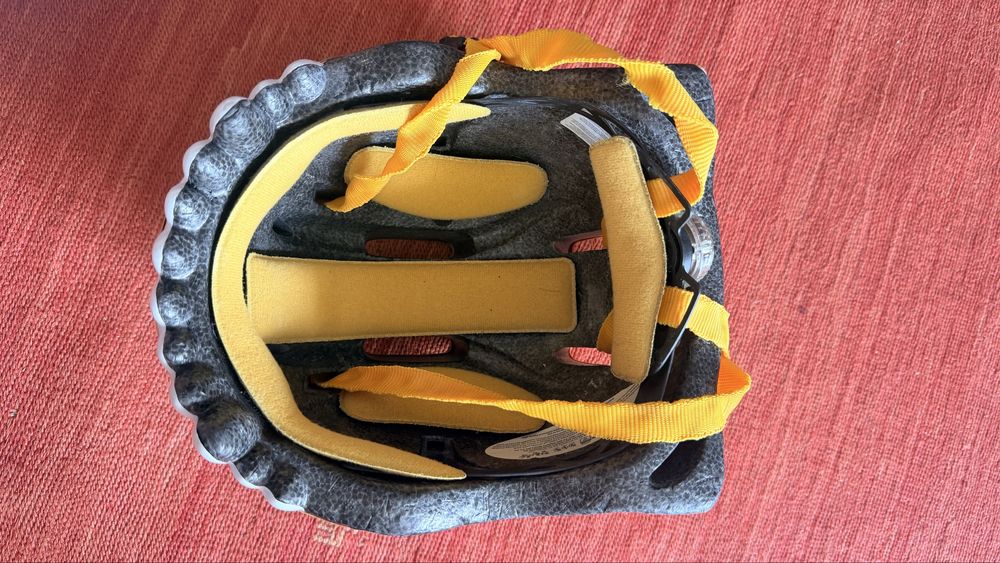 Bicicleta bebés + capacete tigre