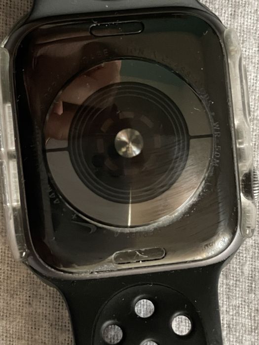 Apple watch serie 4 nike