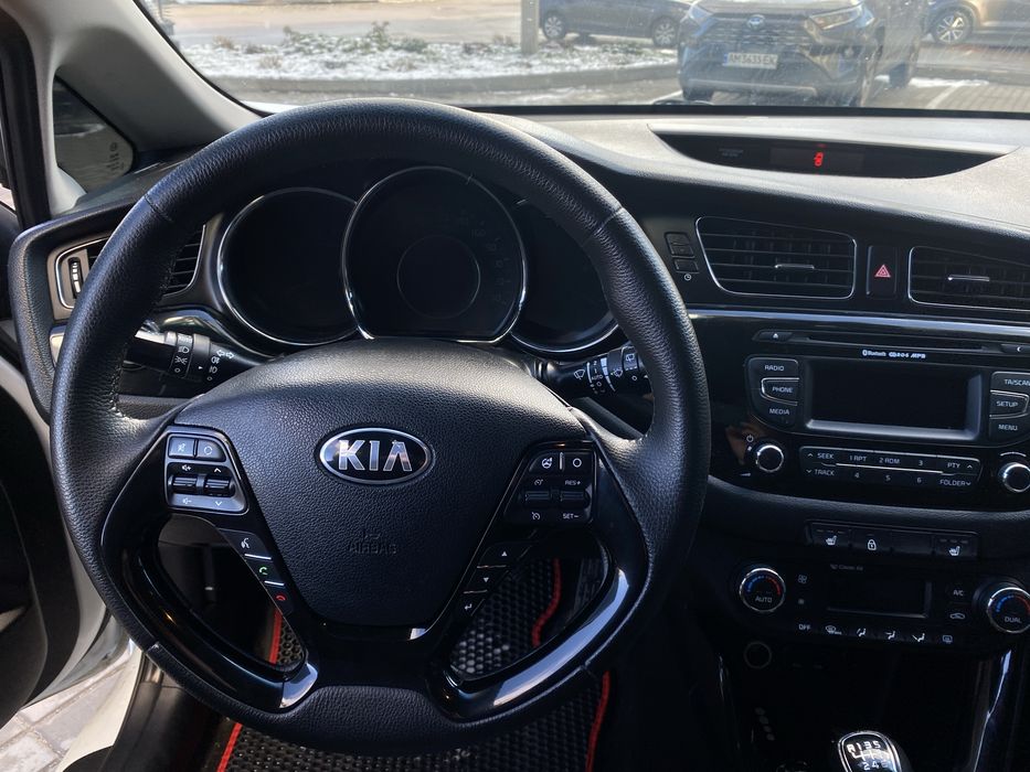 Kia Ceed 2013 1.6 CRDI