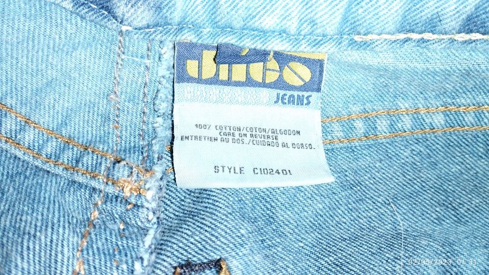 Calça tingidas ,de boca de sino