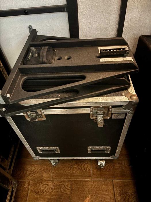 PA line array Seeburg Galeu 16 caixas