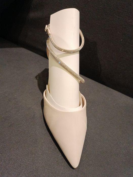 Buty ślubne, szpilka
