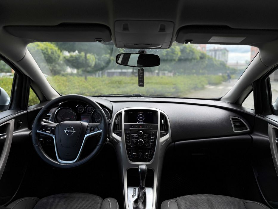 Продам авто Opel Astra J