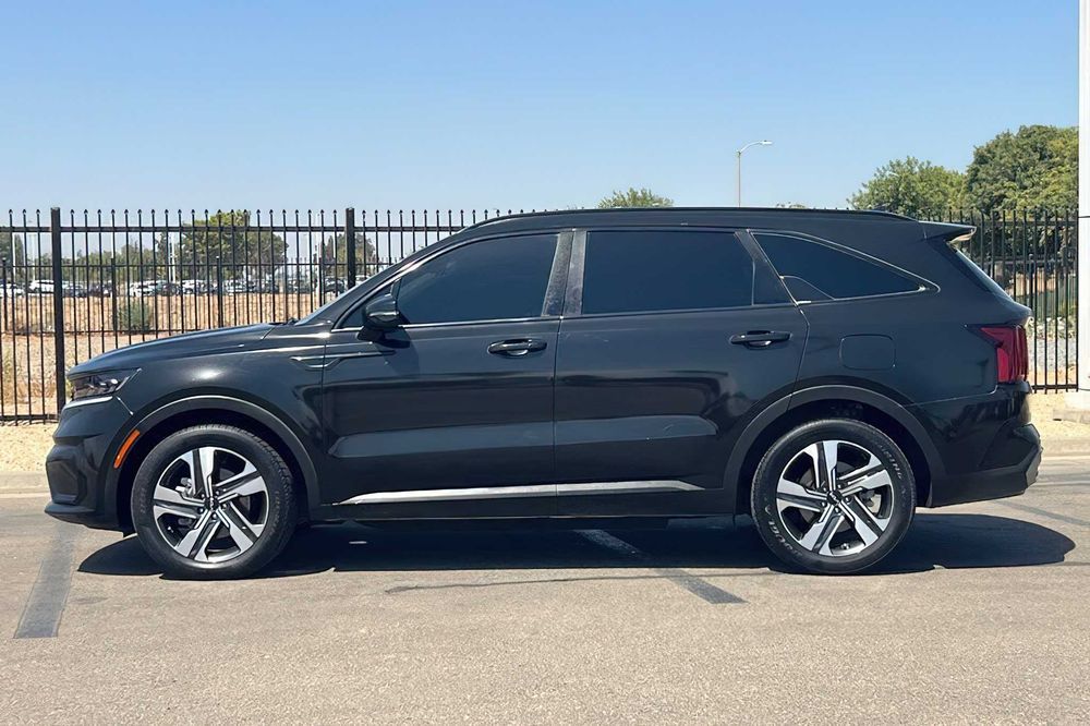 Kia Sorento Plug-In Hybrid SX      2022