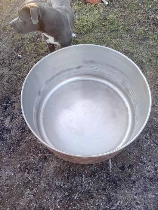 Емкість з кришкою нержавійка.