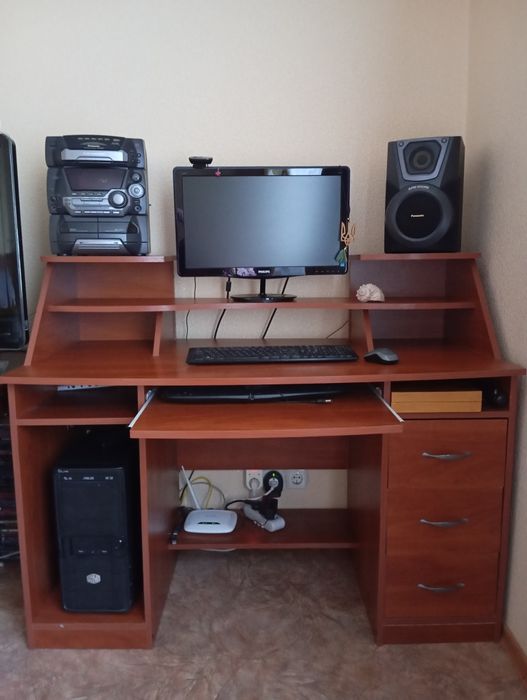 Комп'ютерний стіл, бу в ідеалі