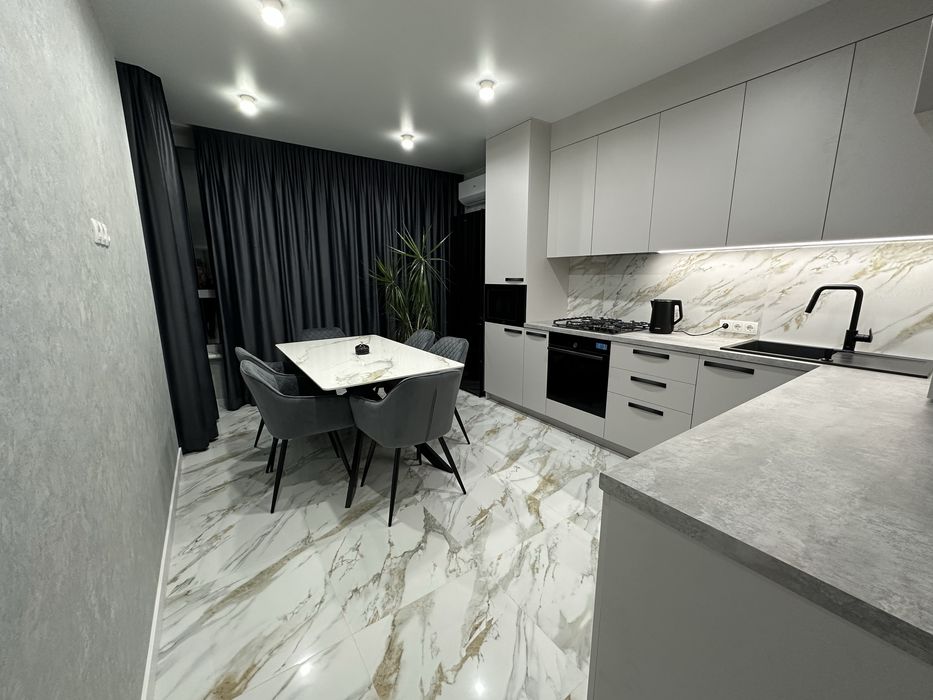 Продам двокімнатну квартиру з ремонтом!!!Чабани. Вул. Машинобудівників