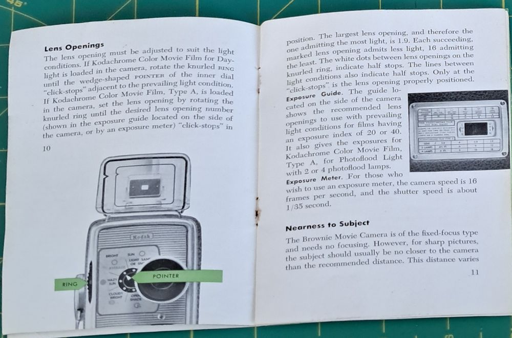 Câmera de filmar Brownie. (Kodak).