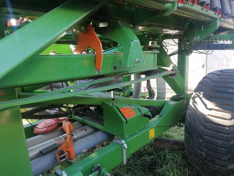 Сівалка суцільного висівк пневматична CITAN 9000