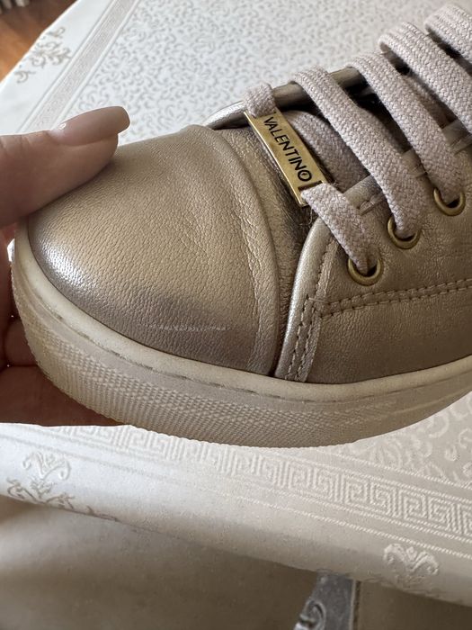 Жіночн взуття від бренду VALENTINO