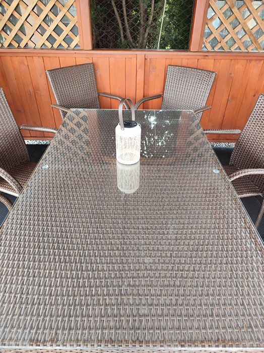 Stół plus 6 krzeseł technorattan