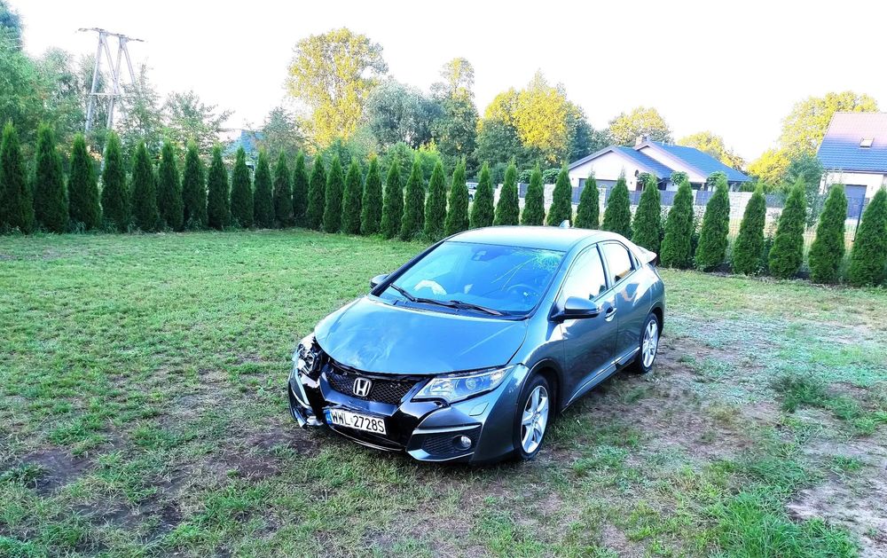 Honda Civic 1.8 Benzyna Klimatronik Navi Kamera Mały Przebieg Zarejestrowana