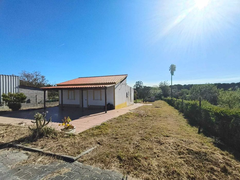 MORADIA T2 em Lote de 1560m2