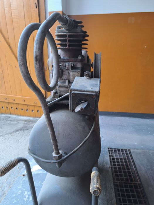 Sprezarka Dwukomorowa-Kompresor