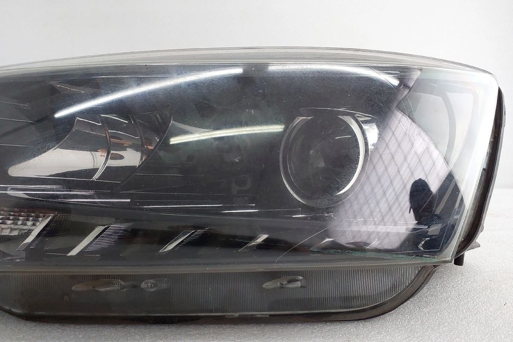 Ótica / farol esquerda SKODA Fabia III Hatchback (NJ3)