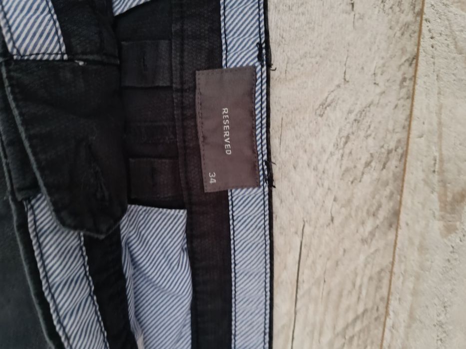 Spodnie eleganckie męskie czarne Reserved 34