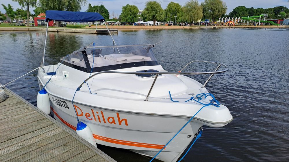 Łódź kabinowa Cortina 480 silnik 60 EFI