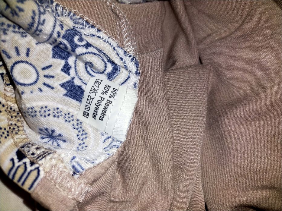 Bluzka beżowa ze wstawkami 50