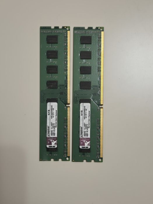 Pamięć RAM Kingston KVR1333D3N9K2/4G używana.