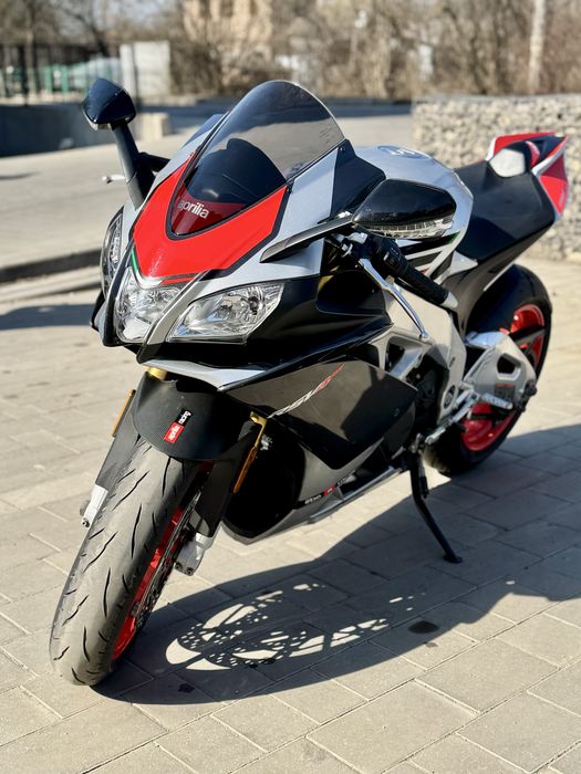Aprilia Rsv4 2018 рік