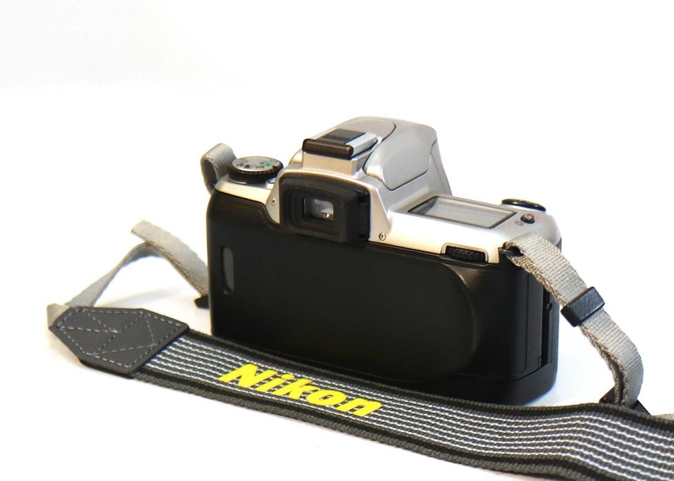 Nikon F65 (SÓ CORPO) máquina fotográfica analógica (de rolo)