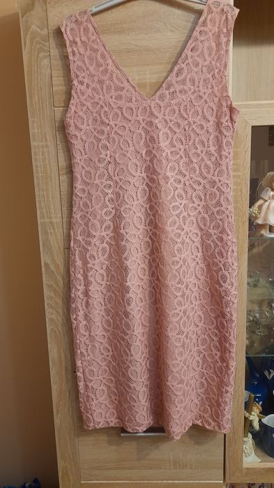 Sukienka koronkowa 38 De Facto.