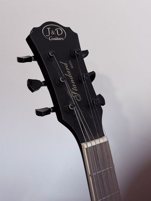 Guitarra Elétrica J&D LC300 Matte Black – Estilo Les Paul – anos 90 bom estado