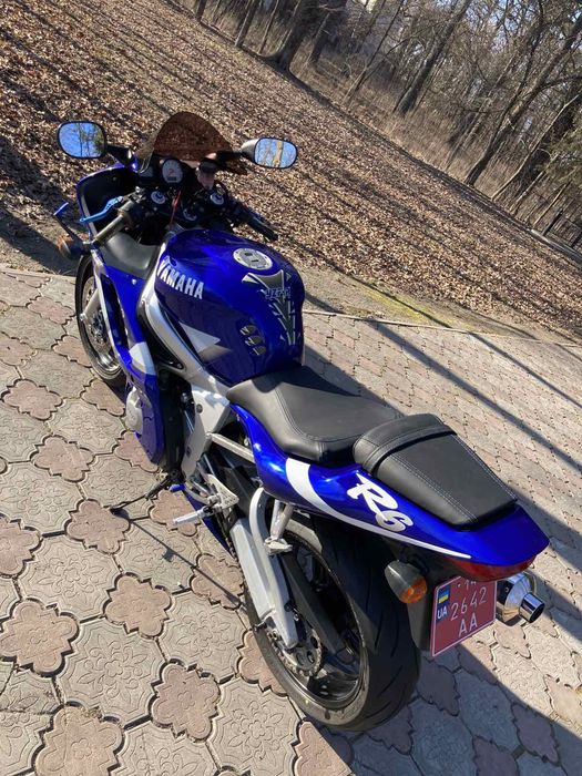 YAMAHA R6 2001 в хорошому стані