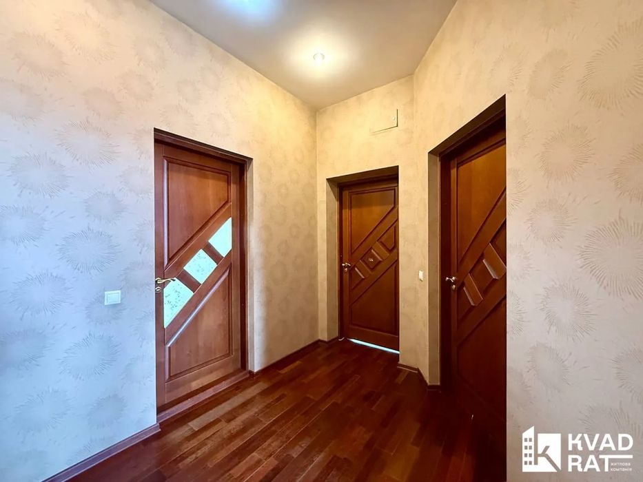 Продаж напівособняка 220м2 ,якісний будинок