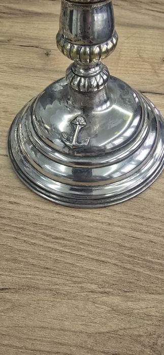 Dwa piekne świeczniki