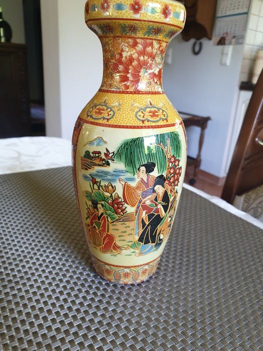 Waza porcelanowa chiński motyw