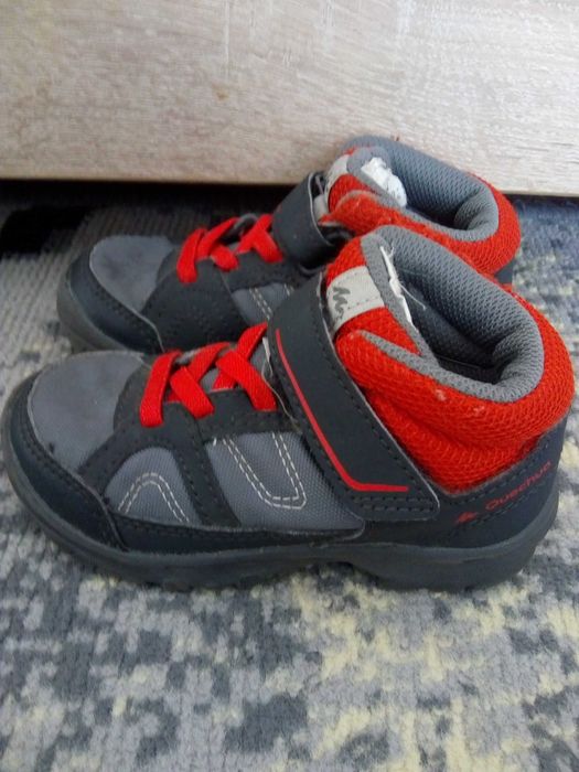 Dziecięce buty Quechua r.22 Stan bardzo dobry